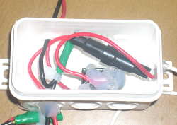 puszka elektryczna, kabel czarny, kabel czerwony, kabel biay, wtyczka chincz, gniazdo czincz