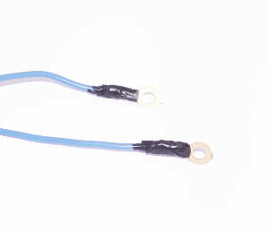 niebieskie kable, konektory oczkowe m6, izolacja
